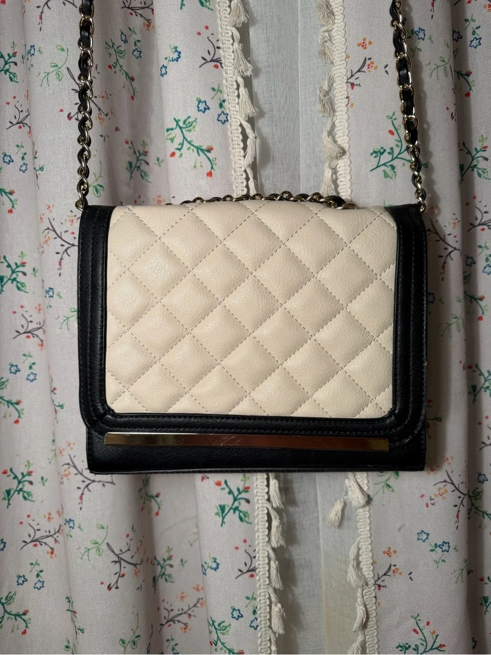 Quilted Two-Tone Chain Shoulder Bag - Cream and Black